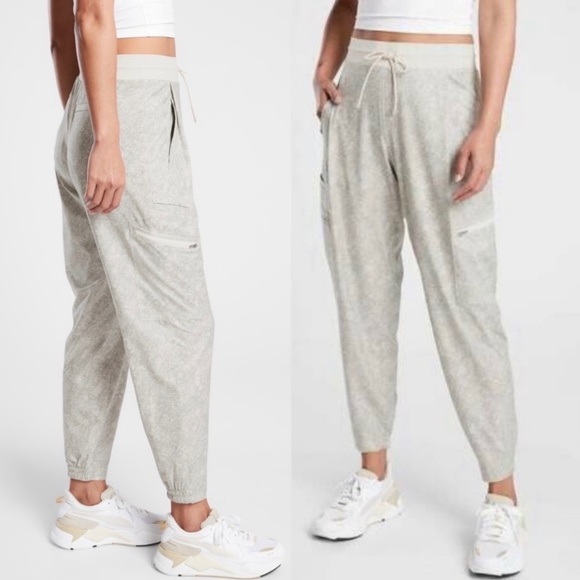 Athleta Pants - Athleta Sz 18 Ventura Printed Jogger Pants Viper Snake Print